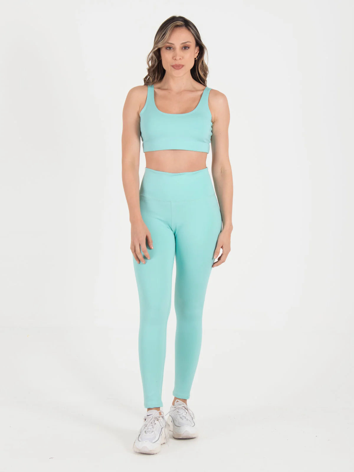 CONJUNTO DEPORTIVO UNICOLOR PREMIUM